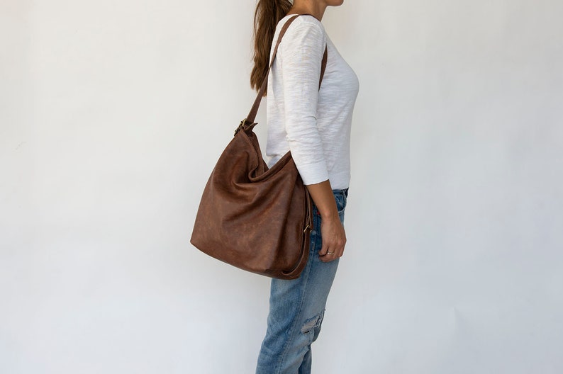 Sac à bandoulière en cuir marron Sac hobo Slouchy Sac hobo en cuir convertible Grand sac à main souple pour femmes image 2