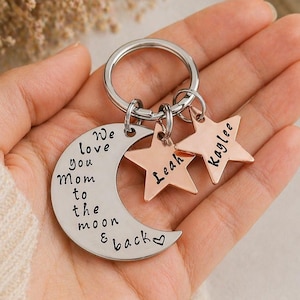 Portachiavi personalizzato con luna e stelle per la mamma – Portachiavi con nomi personalizzati – Regalo "Ti voglio bene fino alla luna e ritorno" – Regalo per la festa della mamma dai figli