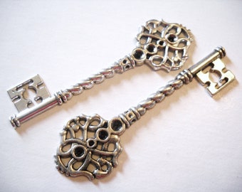 Bulk Skeleton Keys Antiqued Silver Big Key Pendants Steampunk Keys Wholesale Key Charms 68mm 2.67" 100 pieces