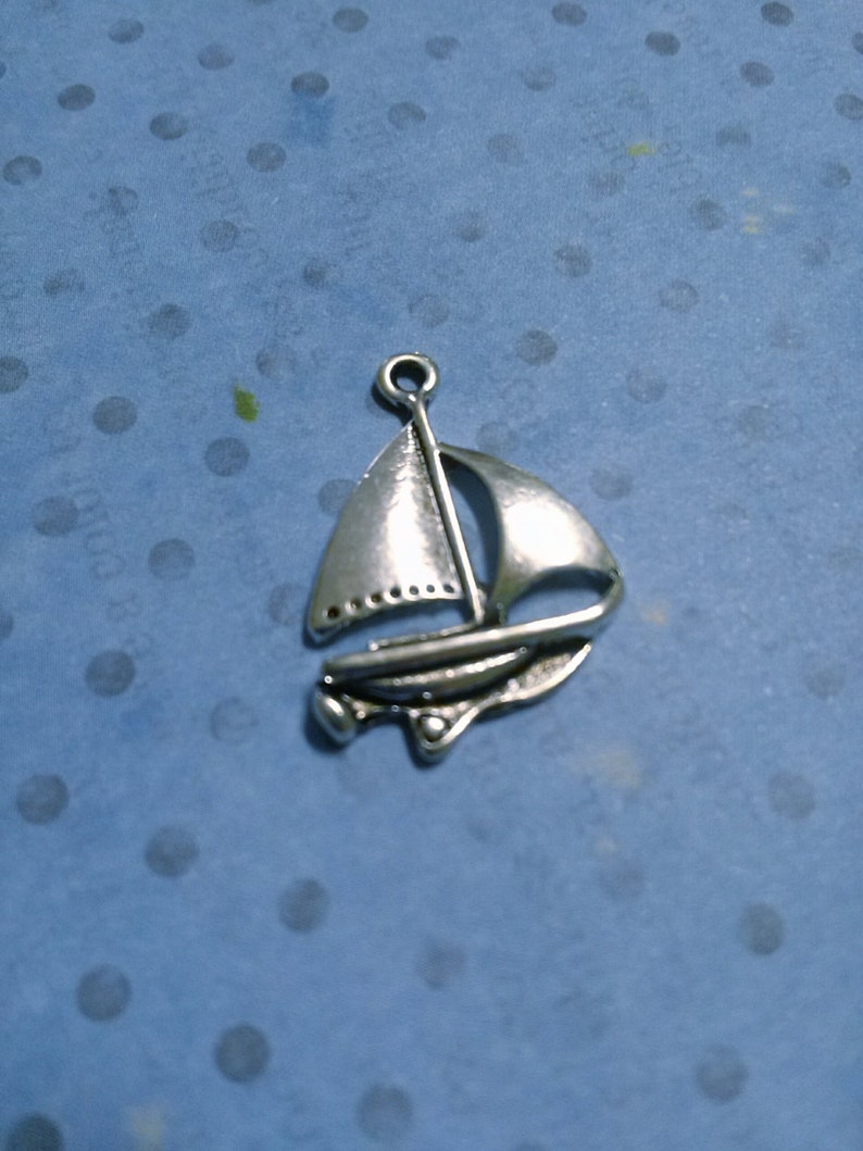 Livesaver Life Buoy Maritime Charm Pendant - Silver Metal, 25mm, For Bracelets, Zippers, Keyrings (Sailing Boat Theme)
