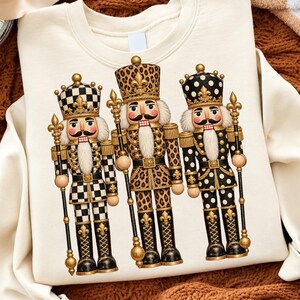 Trio Quebra-Nozes com Estampa de Leopardo, Xadrez e Bolinhas, Clipart de Soldado Natalino, Decoração Festiva de Inverno para o Natal, PNG para Sublimação em Camisetas