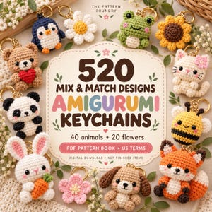Könnte beinhalten: Ein digitales PDF-Musterbuch-Cover mit dem Titel 520 Mix & Match Designs Amigurumi Keychains, umgeben von gehäkelten Schlüsselanhängern wie Pinguin, Bär, Panda, Hase, Frosch, Sonnenblume, Katze, Biene, Fuchs, Hund und Blumen.