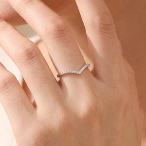 S925 Sterling Silver・Chevron Ring・CZ Pave V Shaped Band・Dainty Stacking Jewelry・Gift for Her Wedding