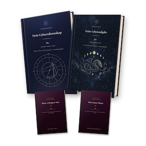 Könnte beinhalten: Zwei dunkelblaue Hardcover-Bücher mit den Titeln Dein Geburtshoroskop und Deine Lebensaufgabe, verziert mit Himmelsgrafiken und einer Drachenillustration, sowie zwei kleinere dunkelviolette Broschüren mit den Titeln Dein verborgene Seite und Dein Saturn-Thema.