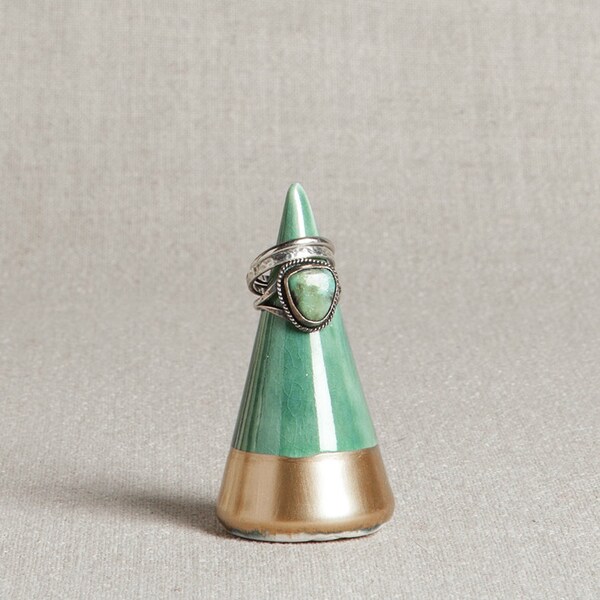 Ready to Ship : Minimalist Ring Holder - Emerald + Gold