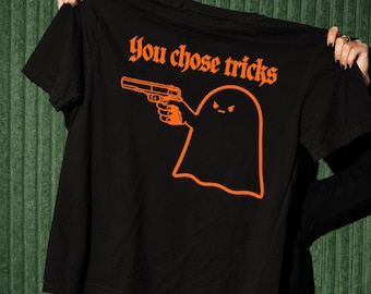 Camiseta de Halloween con diseño de fantasmas, camiseta gráfica gótica de humor negro.
