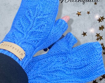 Knitted merino wool wristbands Blue
