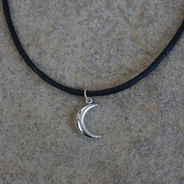 Crescent Moon Choker, Black Moon Necklace, Black Choker with Moon Pendant, Moon Charm Necklace, Bohemian Choker, Moon Jewelry