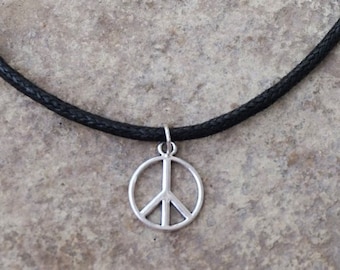 Gargantilla negra de la paz, collar con el símbolo de la paz, gargantilla negra con colgante de la paz, collar con dije de la paz, gargantilla con dije de la paz, gargantilla bohemia, vegana