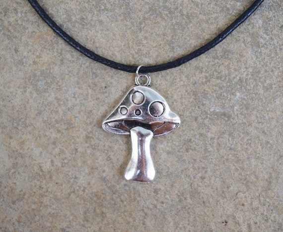 Cute Mushroom Choker, Silver Mushroom Pendant, Black Choker Magic Mushrooms, Festival Hippie Jewelry, Boho Gift for Her, Shroom Jewelry