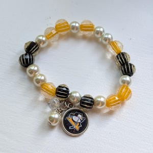 Pittsburgh Beaded Bracelet, Black, Yellow and White Stretch Bracelet with PENGUIN or BASEBALL Silver Colored Charm, Pgh Sports Fan Gift