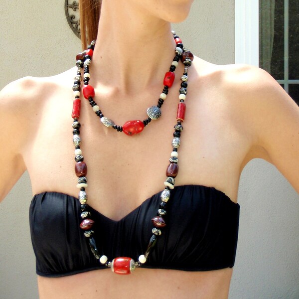 Lange rode verklaring ketting Set / / lang kralen ketting Set, Tribal ketting, Boho kralen ketting, Boheemse rood, zwart en zilver