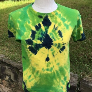 Medium Youth Tie Dye T-Shirt, Vibrant Tie Dye Shirt, Cotton Crew Neck Tie Dye Tee, Boho Tie Dye Shirt, Green/Yellow/Navy T-Shirt