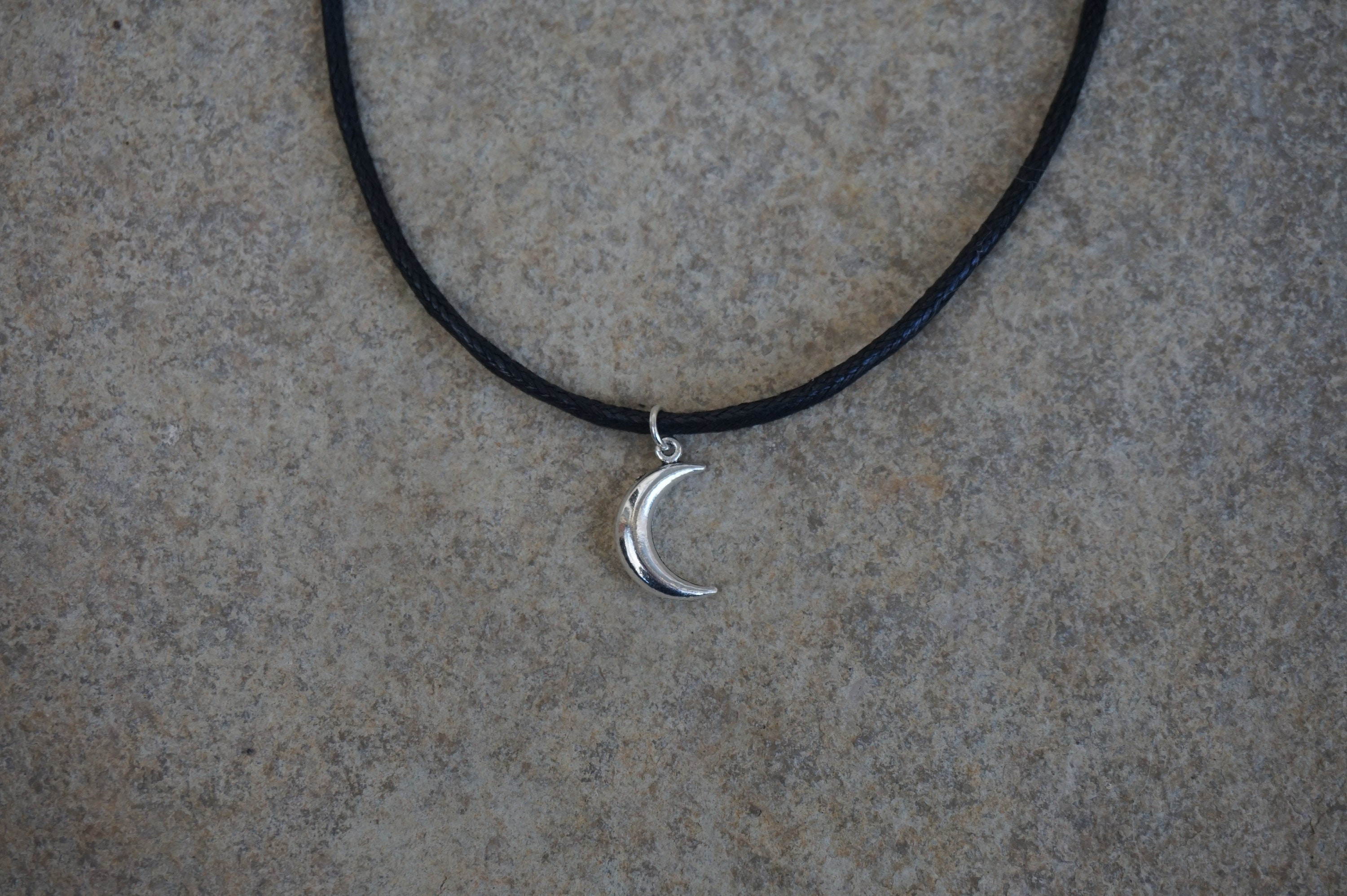Black moon choker best sale