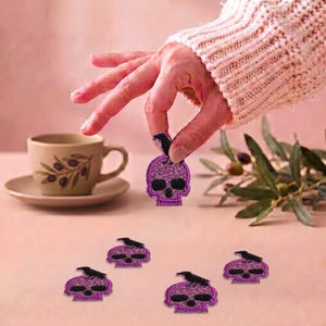 Parche bordado termoadhesivo con calavera y cuervo con purpurina (0,906 x 1,77 pulgadas)