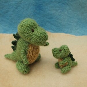 Mummy and baby dinosaurs knitting pattern PDF image 2