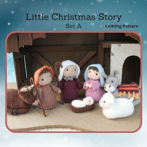 Può includere: Schema di lavoro a maglia per un presepe natalizio, che comprende un pastore, Maria, Giuseppe, un asino, una pecora, una mucca e un Gesù bambino in una mangiatoia. Il set è realizzato in filato di lana di diversi colori, tra cui marrone, rosa, viola e bianco.