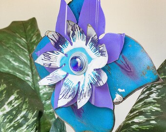 Metal Flower. Use as Wall Hanging or Garden Yard Art. Blue Purple White. Perfect Farmhouse Country Cottage decor. Great gift idea. 17-266