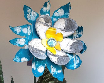 Metal Flower. Use as Wall Hanging or Garden Stake. Perfect for Primitive Folk Cottage or Farmhouse decor. Teal Blue White Galvanized. 17-259