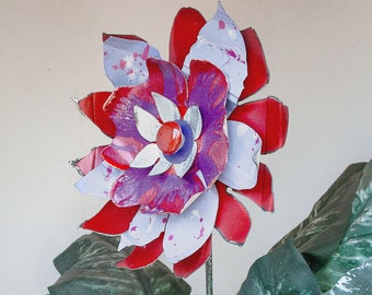 Red Metal Flower. Use as Yard Art Garden Stake or Indoor Outdoor Wall Hanger. Unique Gift. Farmhouse Country Cottage decor. 18-164