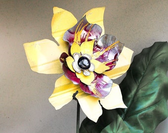 Metal Flower Sculpture. Use as Yard Art Garden Stake or Indoor Outdoor Wall Hanging. Cottage Farmhouse. Eco-friendly holiday gift. 21-120