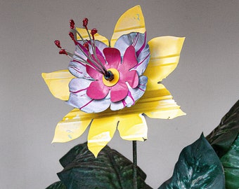 Fancy Metal Flower. Use as Wall Hanging, Yard Art Garden Stake, or attach to a Bloom Again Metal Art scroll. Unique gift him or her. 18-221