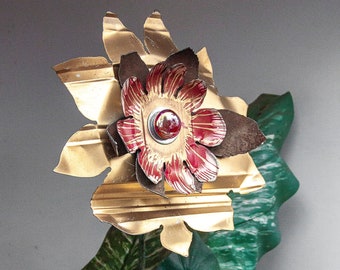 Metal Flower. Use as Wall Hanging or Yard Art Garden Flower Stake. Gold and copper tones. Farmhouse, country, cottage, eclectic. 18-246