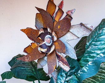 Huge Metal Flower. Use as Yard Art Garden Stake or Indoor Outdoor Wall Hanging. Farmhouse Cottage Rustic Industrial decor. 18-169