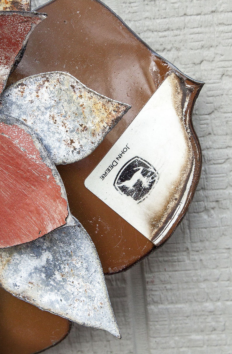 Metal Flower. Use as a Wall Hanging or Yard Art Lawn Garden Stake. Farm