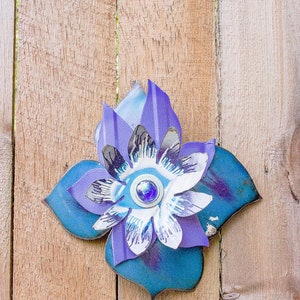 Metal Flower. Use as Wall Hanging or Garden Yard Art. Blue Purple White. Perfect Farmhouse Country Cottage decor. Great gift idea. 17-266 image 8