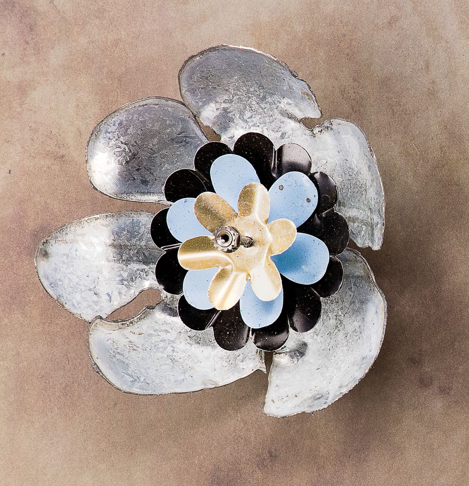 Imán de flor de metal. Adjuntar a cualquier cosa hecha de | Etsy