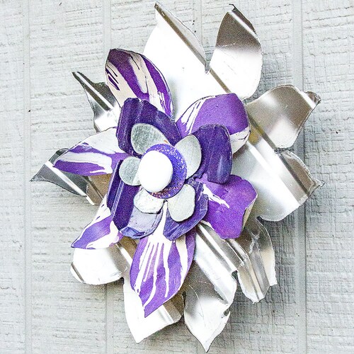 Galvanized Metal Flower. Yard Art Lawn Garden Stake. Country Cottage Farmhouse Outdoor Living Room Fence Deck Decor. Purple White | shops 17-245