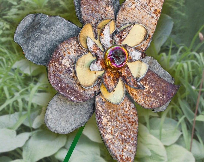 Rusty Metal Yard Art Flower Indoor Outdoor Wall Art Garden Etsy