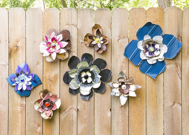 Metal Flower. Use as Wall Hanging or Garden Yard Art. Blue Purple White. Perfect Farmhouse Country Cottage decor. Great gift idea. 17-266 image 9