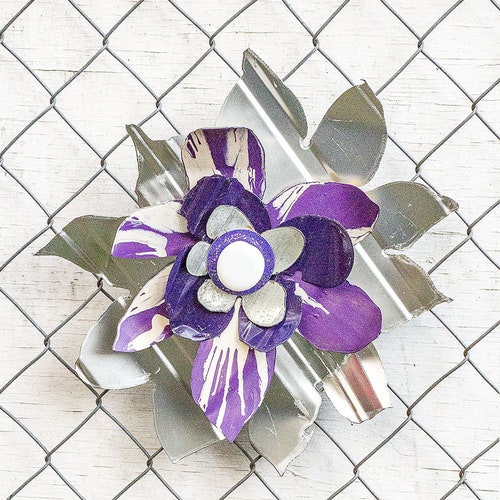 Galvanized Metal Flower. Yard Art Lawn Garden Stake. Country Cottage Farmhouse Outdoor Living Room Fence Deck Decor. Purple White | shops 17-245