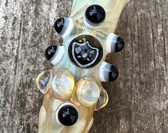 RAIDERZZ Glass pipes is a fumed chillum.  Hand blown Raiderzzz Millie with highlights. Color changing.  Flat mouth piece.