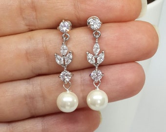 Pearl wedding earrings, pearl drop bridal earrings, pearl earrings, silver bridesmaid earrings, ivory pearl crystal earrings, bridal jewelry