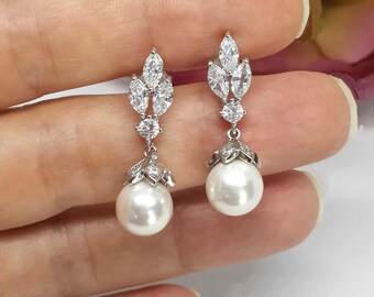 Pearl earrings, bridal earrings, silver pearl drop earrings, wedding earrings, pearl cubic zirconia earrings, bridesmaid earrings, simple