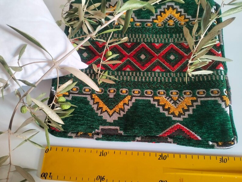 Traditional Handmade Moroccan Cushions in Authentic Chleuh Fabric From ...