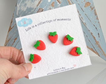 Clay Fridge Magnets, Clay Magnet Strawberries, Polymer Clay, Home Office Magnets, Magnets Fridge, Notice Board Magnets, Strawberries