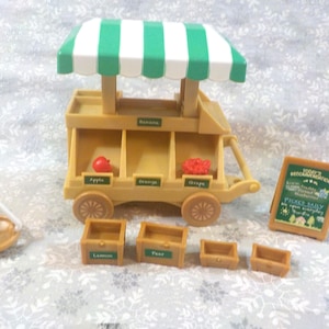 Sylvanian Families Calico Critters Fruit Cart & Accessories - Pre-Played With