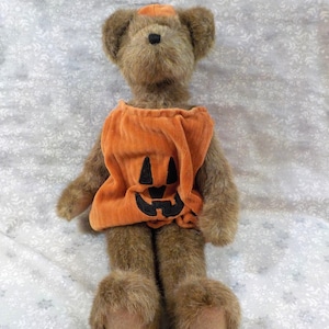 Boyds&#39; Bear -T.J&#39;s Best Dressed  Collection - Jack O. Lantern - 12&quot; Tall - W/Tags