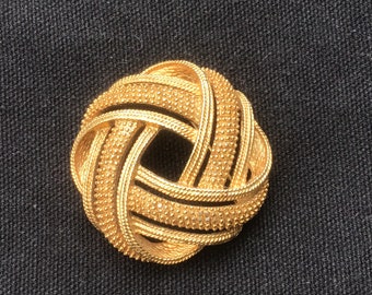 Broche/Pin coleccionable vintage de perlas E. en tono dorado
