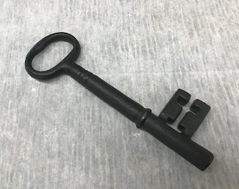 Vintage Black Cast Iron Key, Wall Hanging