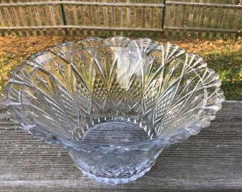 Vintage Clear Glass Bowl, Pineapple & Star Design, Scalloped Rim