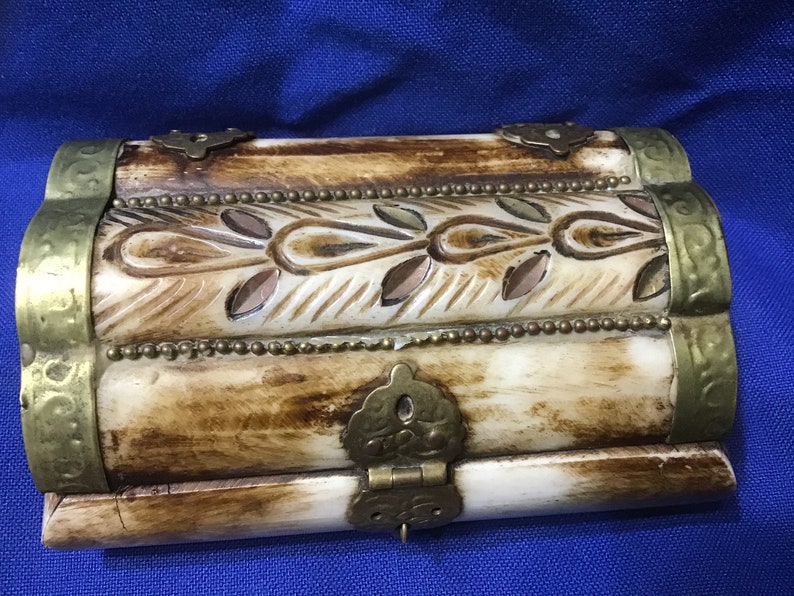 Vintage \u201cBone\u201d Natural Horn Trinket Box Hand Craved Brass