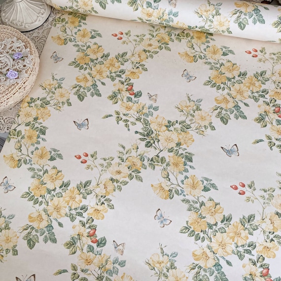 LAST YARD Vintage Rose Floral Wallpaper by the Country Diary - Etsy