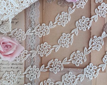 Vintage Ivory Floral Venise applique Lace Trim by the Yard