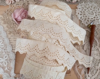 Vintage Ivory Cream Scalloped Eyelet Lace Trim, Broderie Anglaise trim by the yard