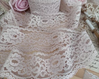 Vintage Beige Nude Floral Scalloped Lace Trim by the Yard